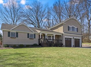 9 McNab Ave, Cedar Knolls, NJ 07927