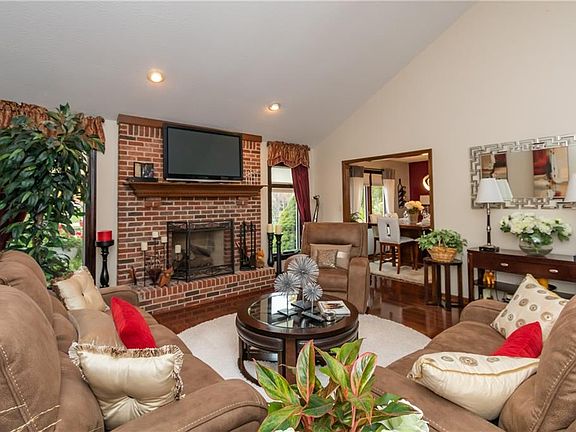 4th image of 1094 Brookway Dr