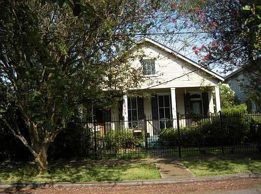 1st image of 410 Fern St