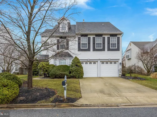 37 Long Bridge Dr, Mount Laurel, NJ 08054