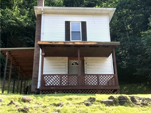 498 Straight St, New Cumberland, WV 26047