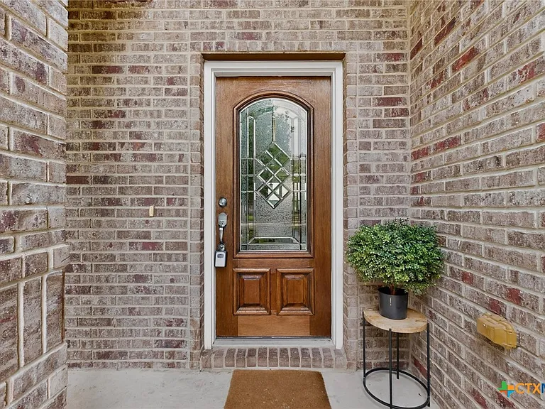 429 Sheepshank Dr — Photo 3