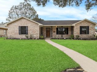 2914 Trinity Dr, Pearland, TX 77584