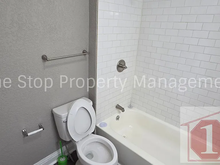 2821 Wabash Ave — Photo 34