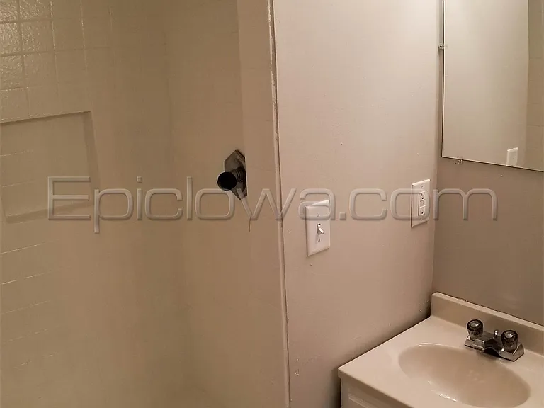 2923 Russell Dr NE — Photo 23