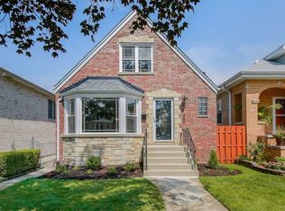 5326 W Wolfram St, Chicago, IL 60641