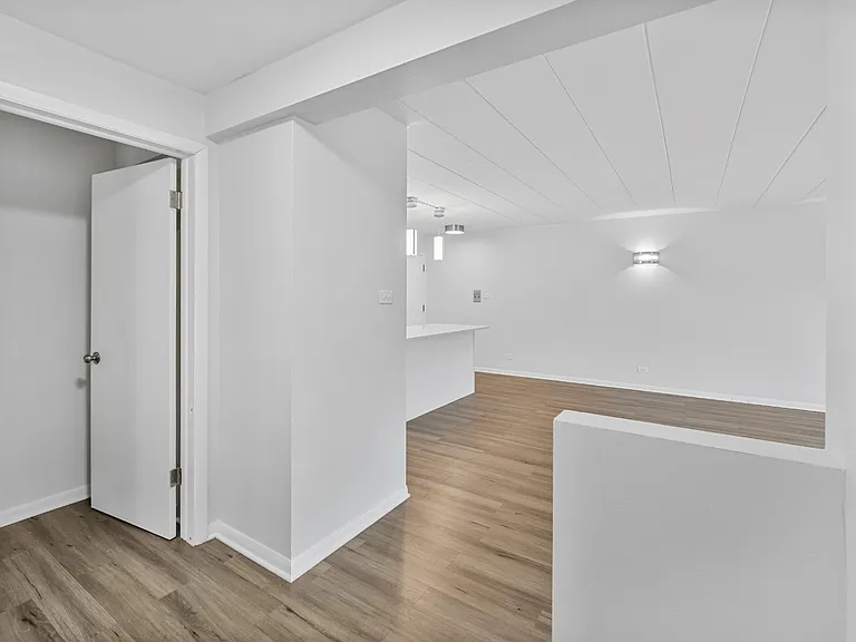 30 S Spring Ave #105 — Photo 12