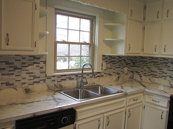 4th image of 1364 Pumpkin Creek Ln