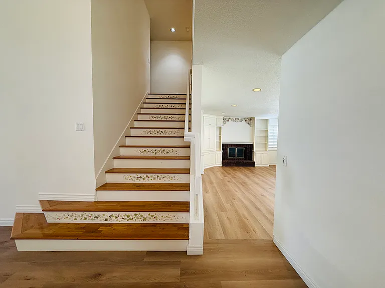 1152 Pebblewood Dr — Photo 3