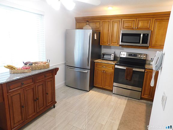 5th image of 151 Shelter Rock Road #60
