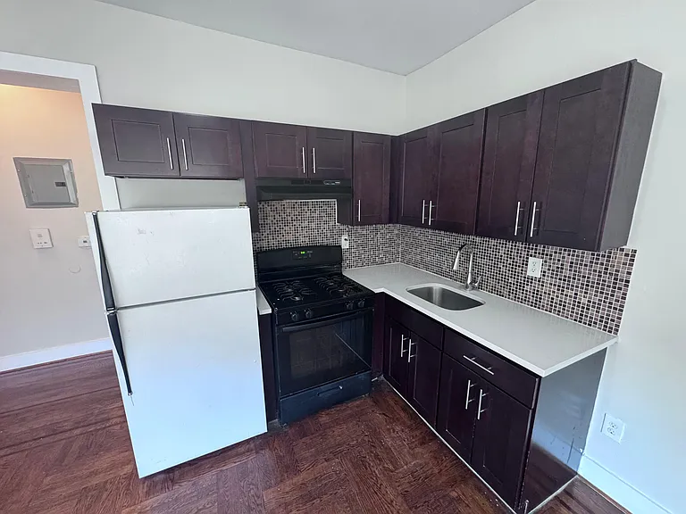 901 Bergen St #E3 — Photo 1