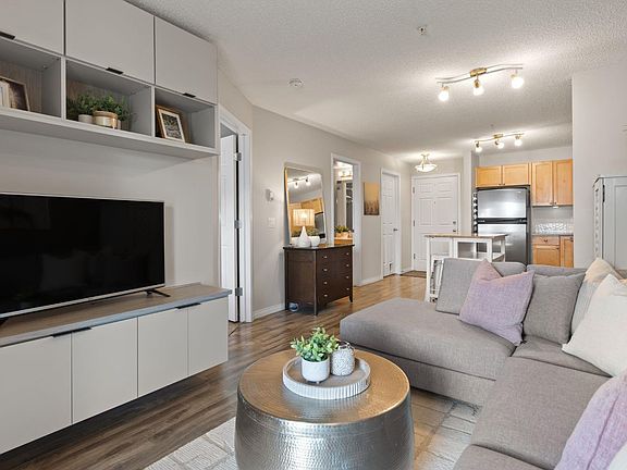 3rd image of 1808 36th Ave SW #203