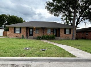 2316 Meadow Ln, Mesquite, TX 75150