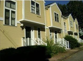 29 Oak St #B, Somerville, MA 02143