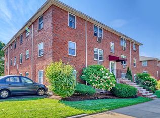 37 Montvale Ave APT 4, Woburn, MA 01801