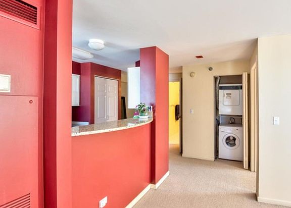 3rd image of 345 N Lasalle St APT 4306