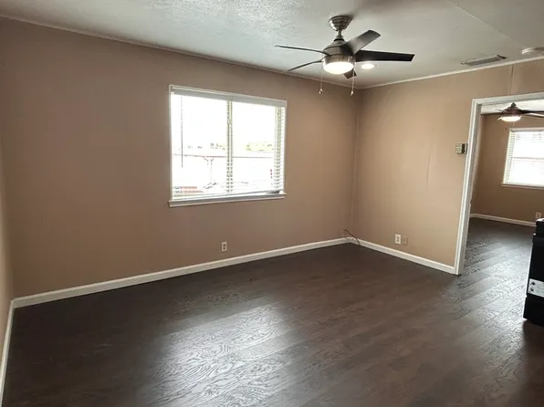 224 Avenue F APT 12, Denton, TX 76201