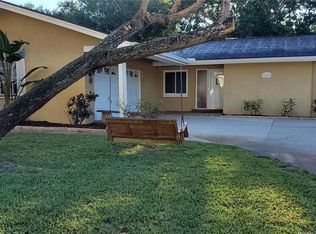 12811 Lake Dr, Largo, FL 33774