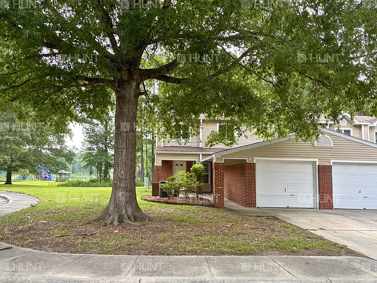 12 Gaston Pl — Photo 3