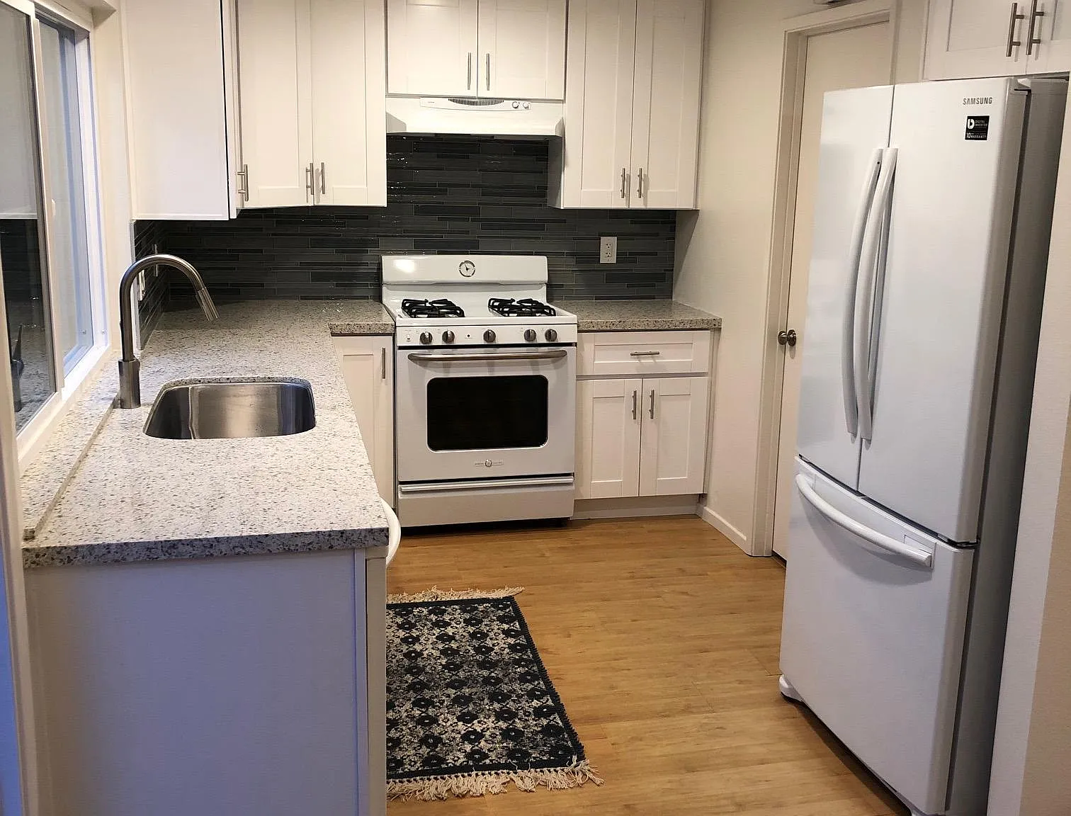 3 bed, 2.5 bath, 1380 sqft, $4,800 — Photo 2