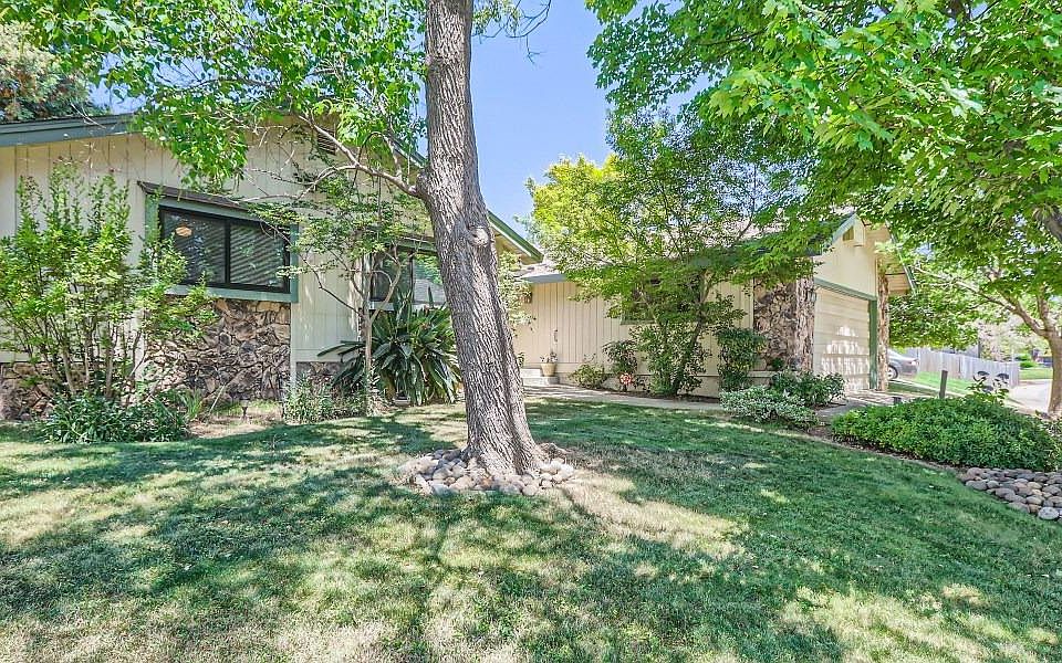 1st image of 6043 Garden Towne Way