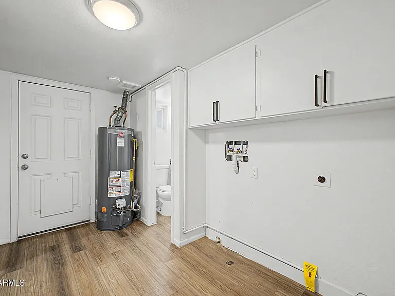 317 N Elm St — Photo 35