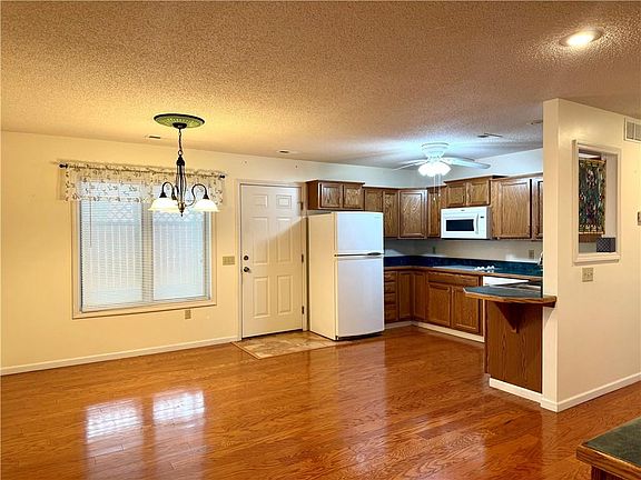 4th image of 3804 A Charles St