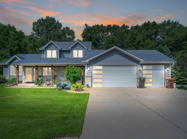 1379 Myrtle St N, Maplewood, MN 55119