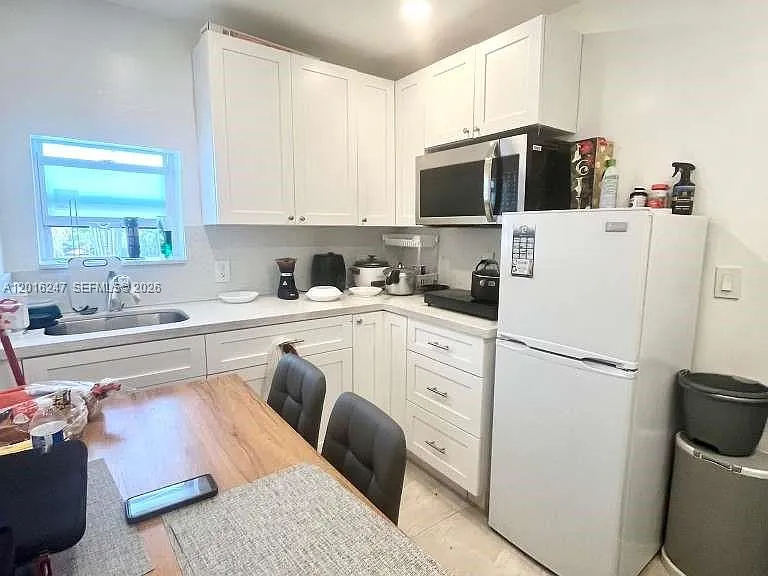 6201 SW 37th Ct #3B — Photo 2