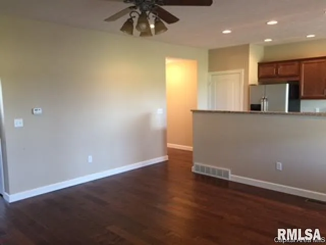2 bed, 1600 sqft, $2,200 — Photo 3