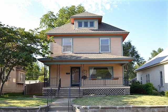 1st image of 726 E B Ave