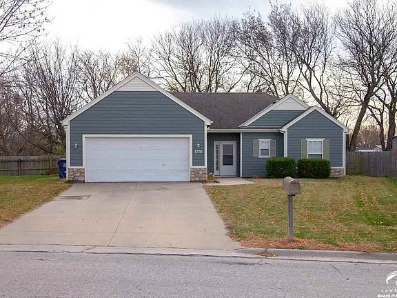 1726  Gennessee Lawrence, KS listing photo #3