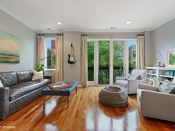 3rd image of 1404 W Erie St #2