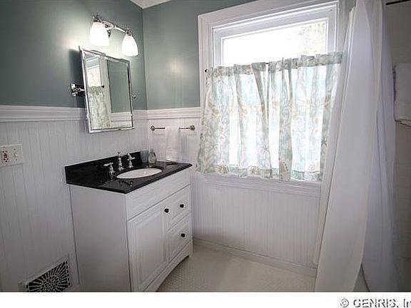 full bath upstairs