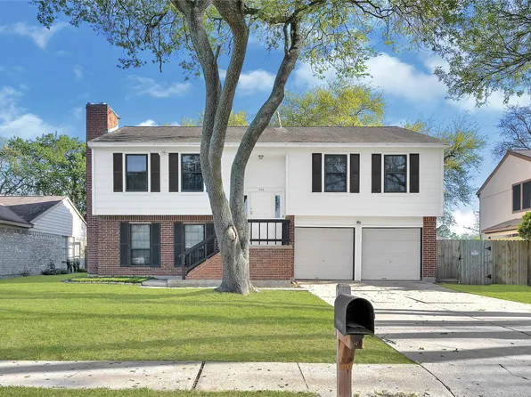 346 Lost Rock Dr, Webster, TX 77598