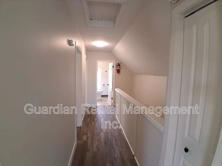 623 Vickers St N #4 — Photo 4