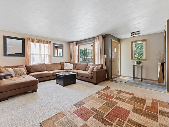 5th image of 2600 Hillwood Ct