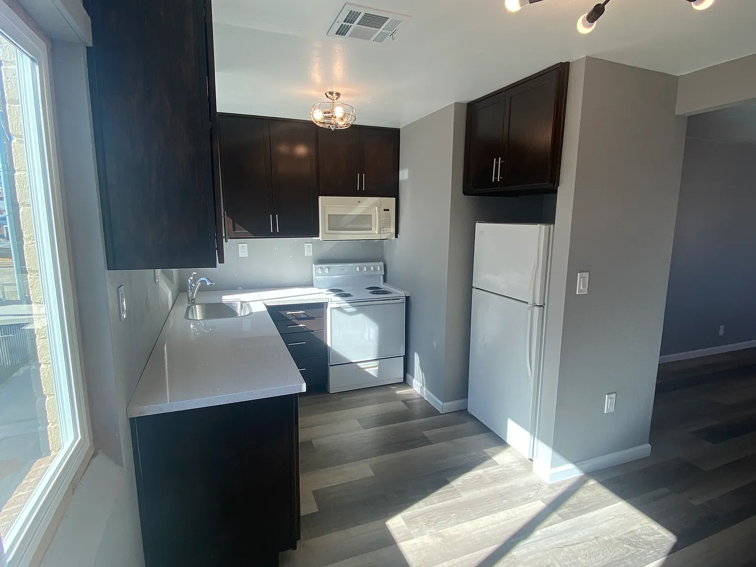 1 bed, 550 sqft, $1,099 — Photo 2