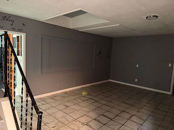 5th image of 2419 N Prospect Rd