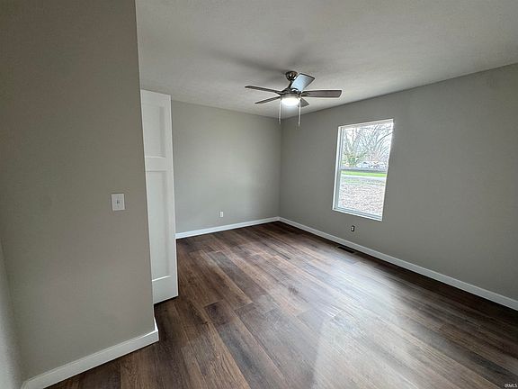2nd image of 450 Trinton Cir