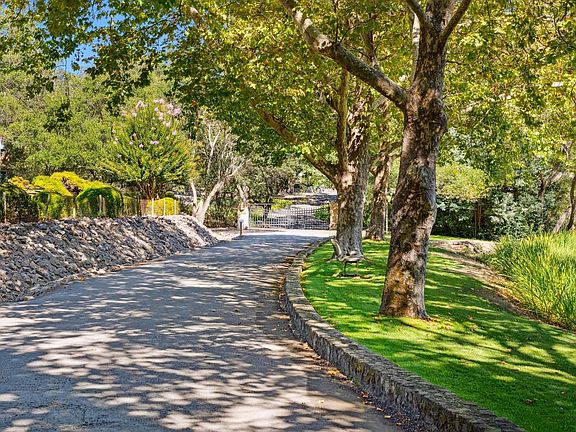 4th image of 2399 Sobre Vista Road