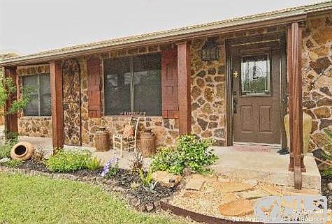 3rd image of 602 Sherwood Forest Dr