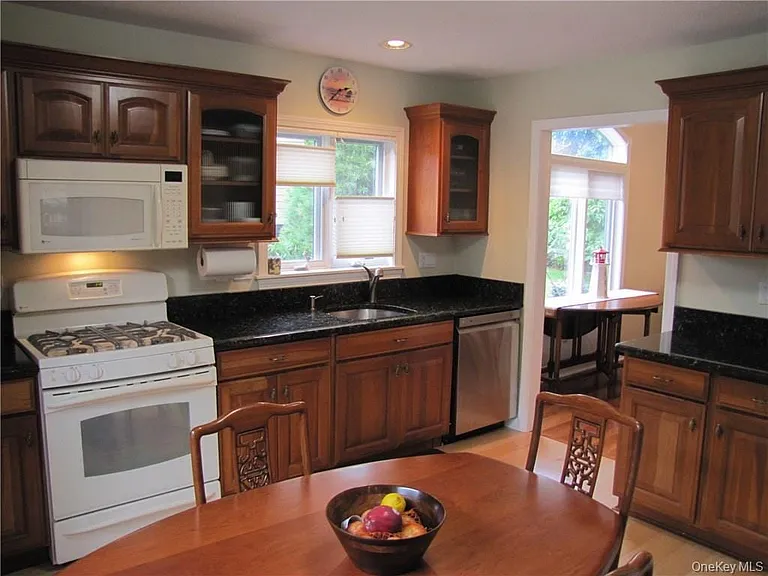 848 Heritage Hls — Photo 7