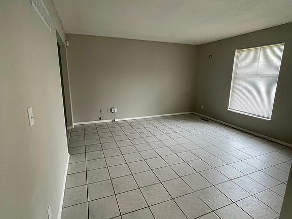 4th image of 10418 Manchester Ave
