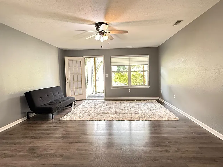1401 Millbrook Trl — Photo 3