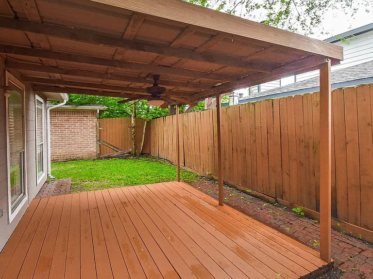 7822 Greenedge Dr — Photo 19