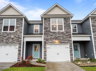 323 S Stingray Ln, Sneads Ferry, NC 28460