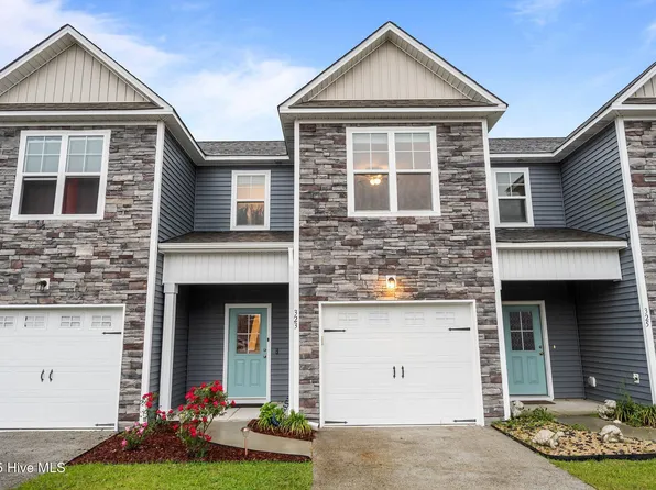 323 S Stingray Lane, Sneads Ferry, NC 28460