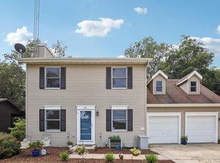 201 Breezy Point Dr, Pardeeville, WI 53954