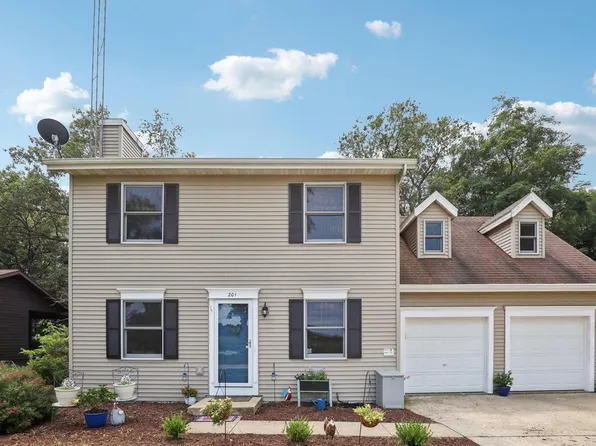 201 Breezy Point Road, Pardeeville, WI 53954